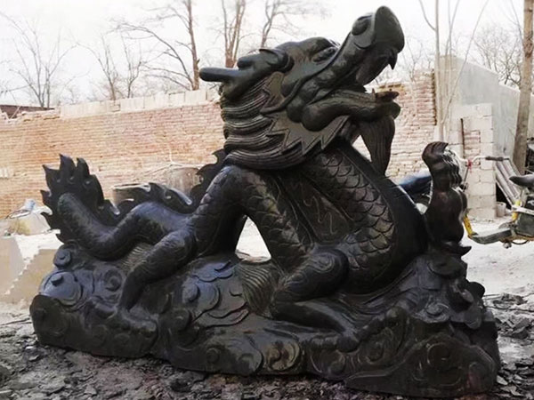 雕塑龙